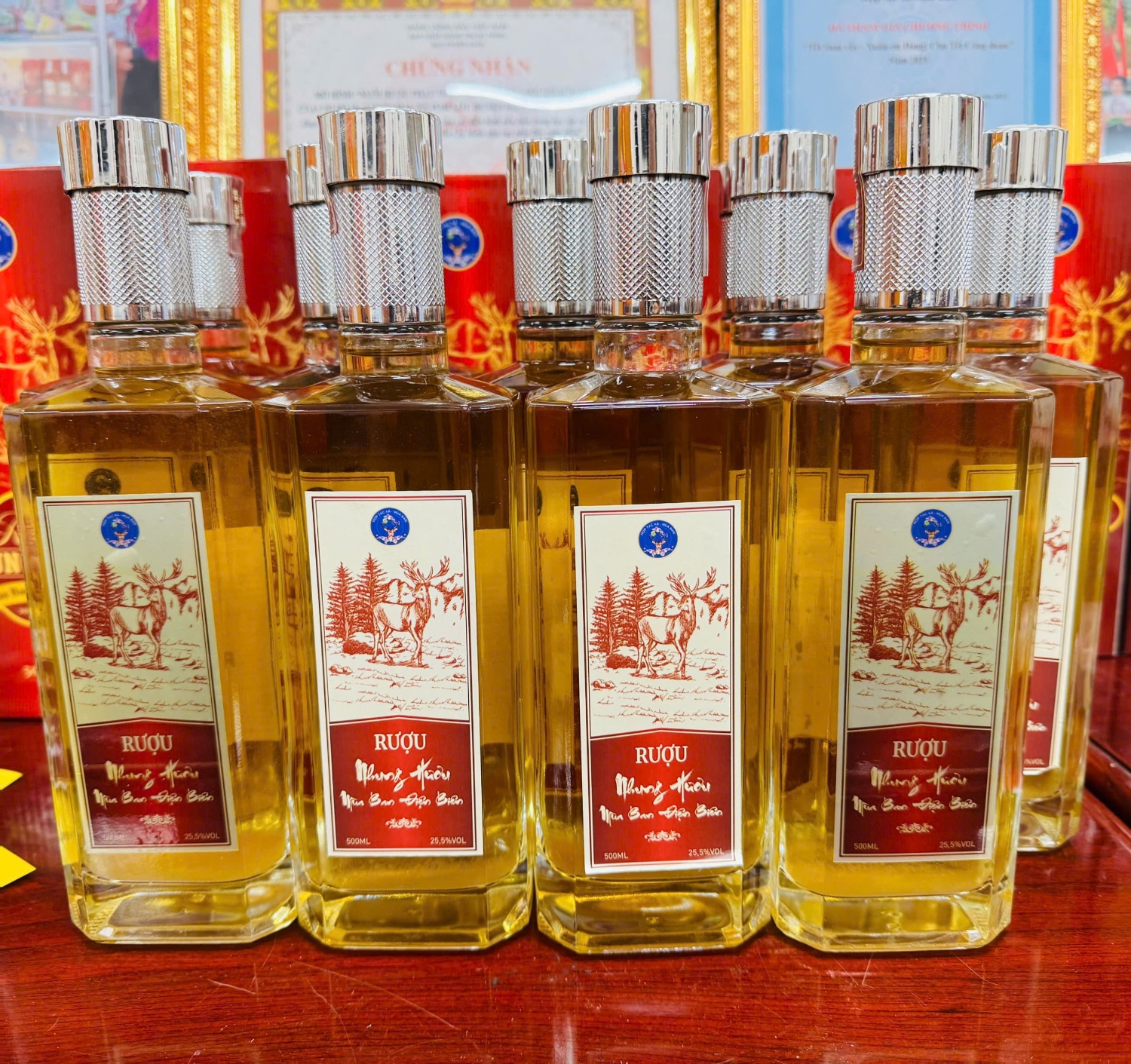 Rượu nhung hươu Mùa Ban - Sản phẩm OCOP 03 sao